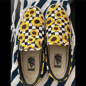 Sunflower/checkered Classic Vans